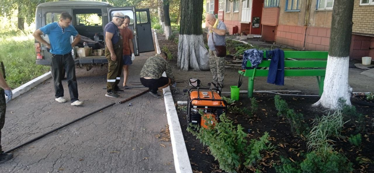 Готовиться к зиме Горскому и Золотому помогают специалисты из Калужской области.